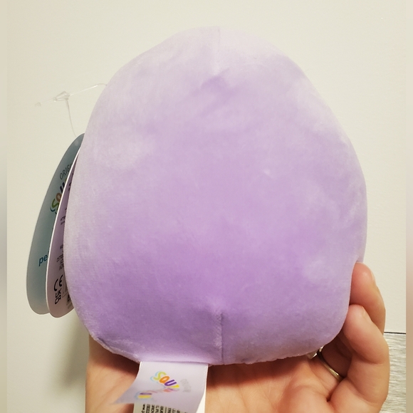 Elle, The Penguin, 5" Canadian Tag Squishmallows - Picture 3 of 8